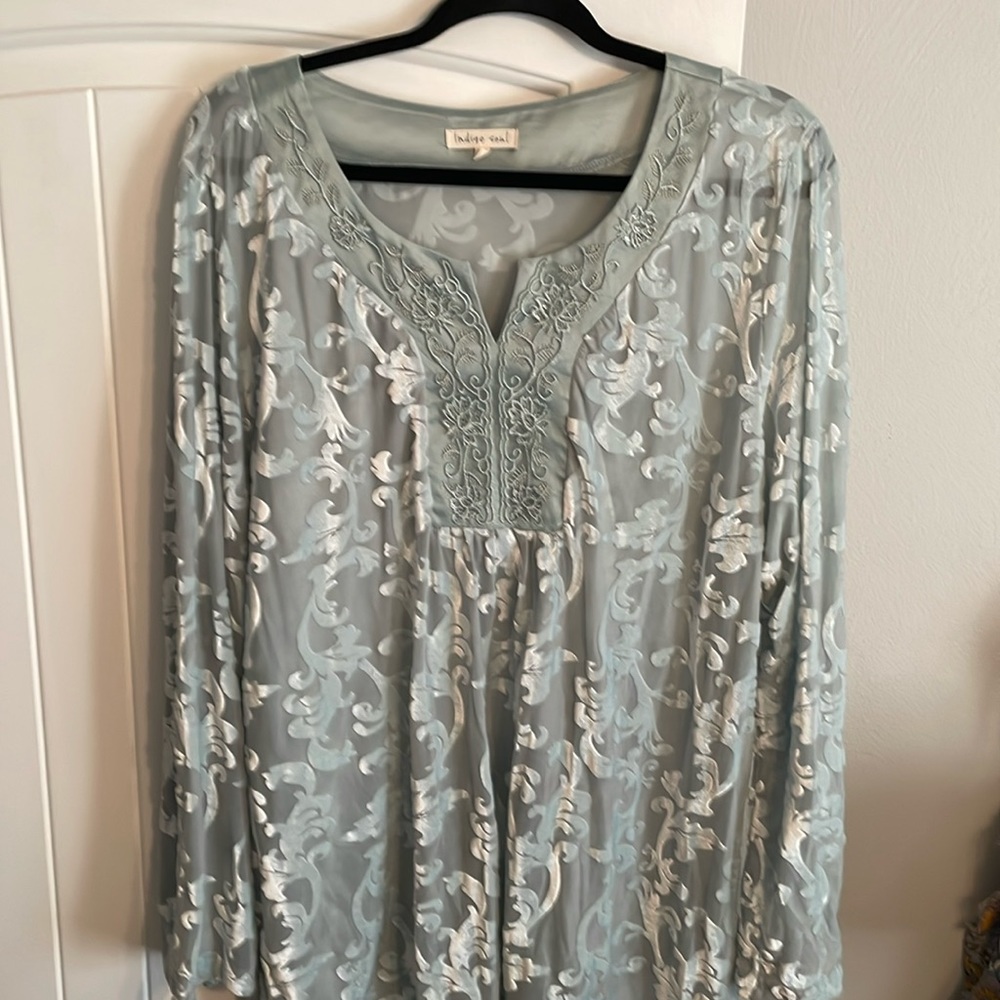 Ladies top